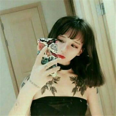 左右有白边的女生头像图片