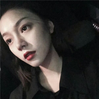 左右有白边的女生头像图片