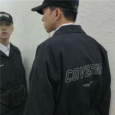 霸道超拽戴帽帅气拿泡泡机的男生头像图片