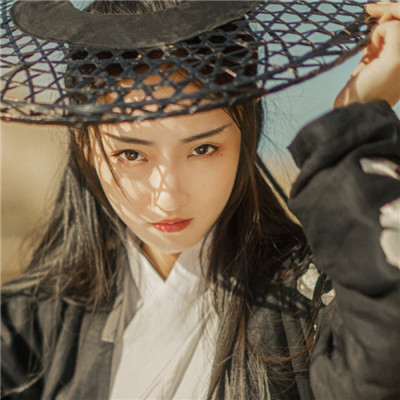 带耐克帽子的女生头像图片