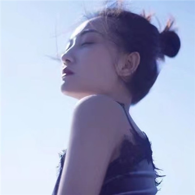 气质素描短发女生头像图片