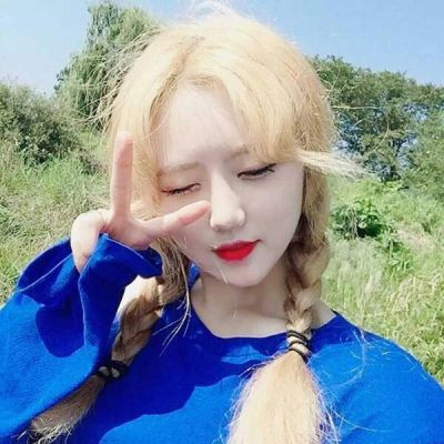 qq头像女生嘴叼玫瑰花图片