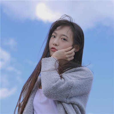 qq头像女生嘴叼玫瑰花图片