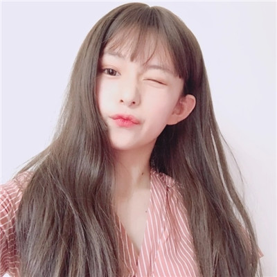 qq头像女生嘴叼玫瑰花图片