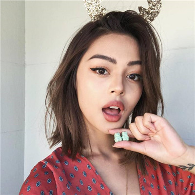 女生动漫黑白背影头像