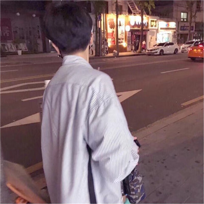 忧郁系帅哥男生古风头像带雨伞图片