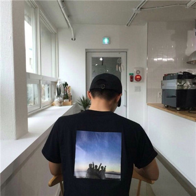 忧郁系帅哥男生古风头像带雨伞图片