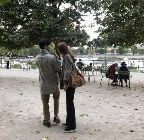中国很著名的爱情诗句 :曾与美人桥上别，恨无消息到今朝图片