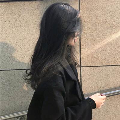 动漫图片短发女生头像图片