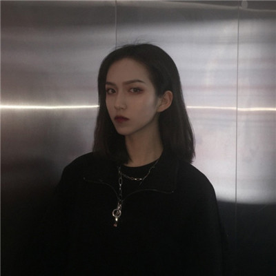 韩国女生卷发唯美头像图片