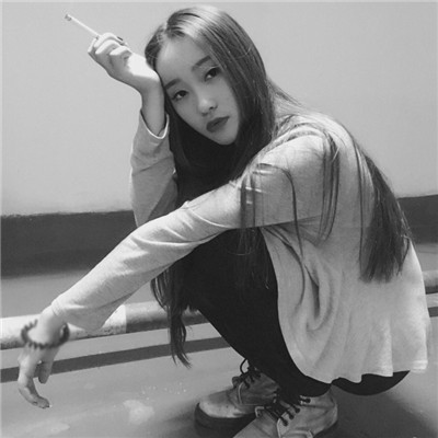 唯美清新短发女生头像图片
