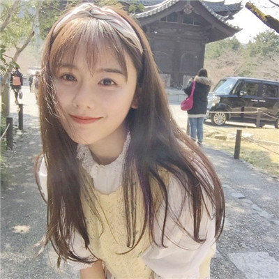 韩版短发女生头像高冷图片