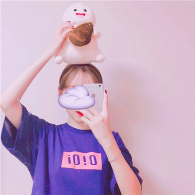 韩版短发女生头像高冷图片