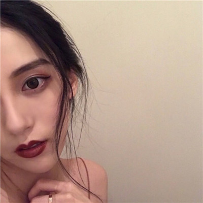 带眼镜的动漫女生头像图片