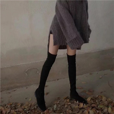 带眼镜的动漫女生头像图片