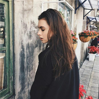 女生头像空气刘海短发图片