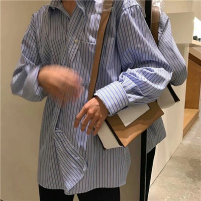 面朝大海男生背景头像