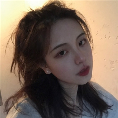 阳光活泼女生头像高清图片
