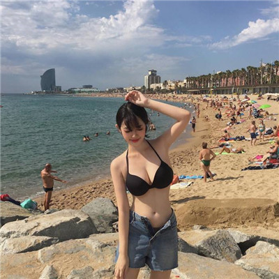 qq头像女生可爱剪刀手图片