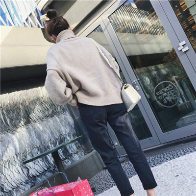 qq头像女生带复古眼镜图片