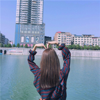 qq头像女生带复古眼镜图片