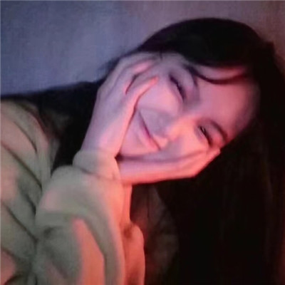 qq霸气女生黑白头像图片