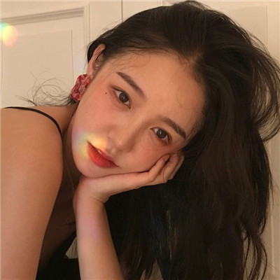 气质素描短发女生头像