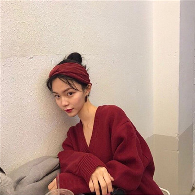 气质素描短发女生头像图片