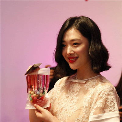 霸气超拽女生黑白头像图片