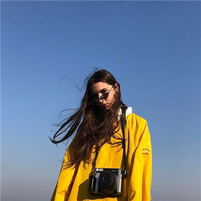 枪指着女生头卡通头像图片