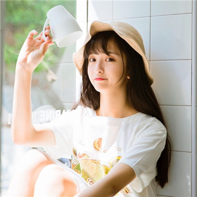 唯美背影短发女生头像图片