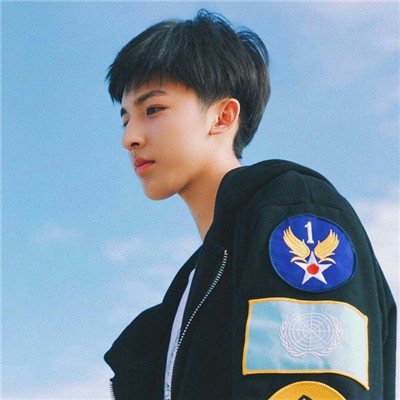 好看的高中男生QQ头像真人图片
