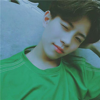 好看的高中男生QQ头像真人图片