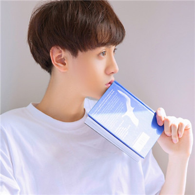 好看的高中男生QQ头像真人图片