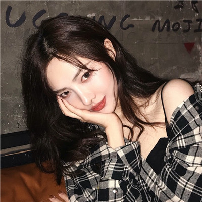 qq女生头像校服女生图片