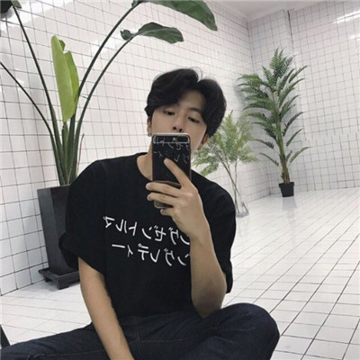 2018干净清爽帅气大男孩头像微博卡通男生头像图片大全集图片