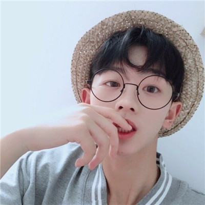 2018干净清爽帅气大男孩头像微博卡通男生头像图片大全集图片