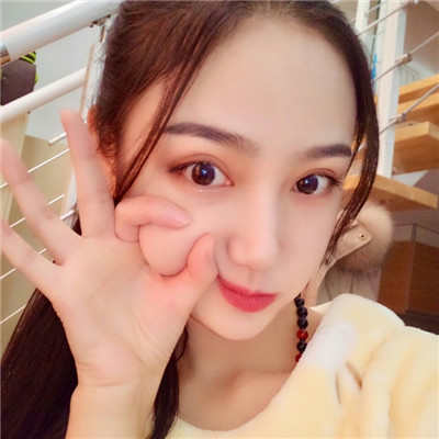 qq女生受伤流血头像图片