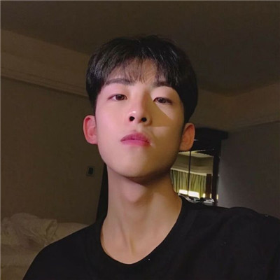 超好看红色头发头像男生图片图片