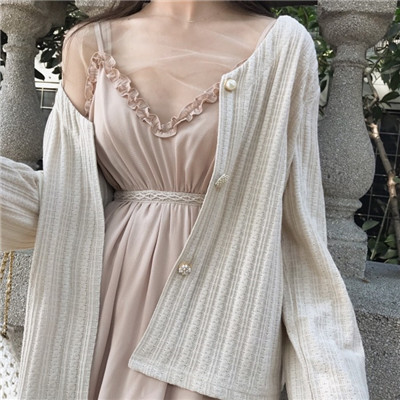 qq女生头像拿着手机图片