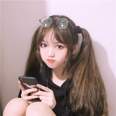 霸气超拽女生黑白头像图片