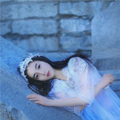 动漫黑白女生霸气头像图片
