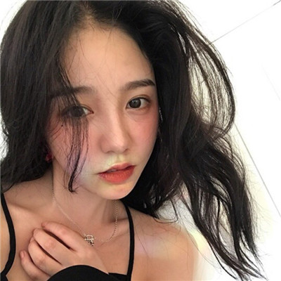 qq灰色头像女生带文字图片