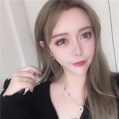 qq灰色头像女生带文字图片