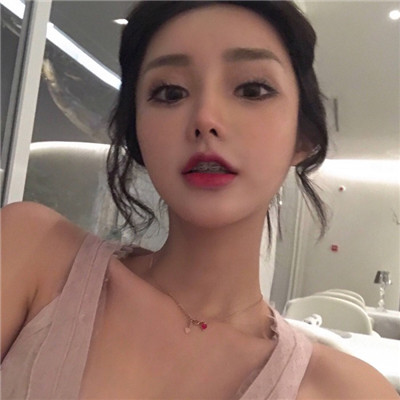 qq灰色头像女生带文字图片