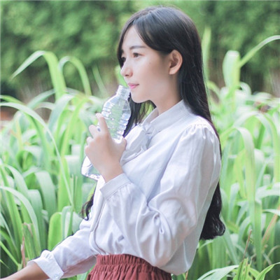 殴美头像女生头像简约图片