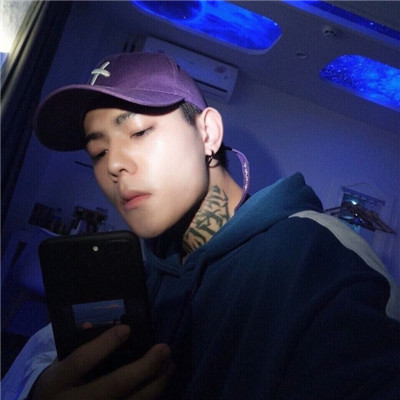 2020最火好看男生真人头像图片
