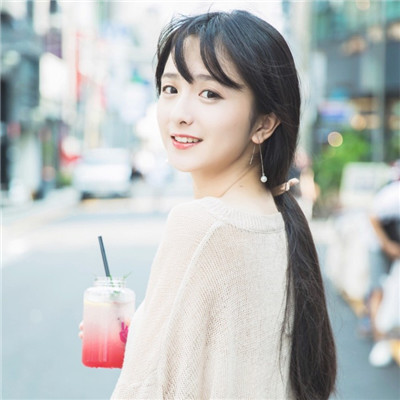 女生背影带框带字头像图片