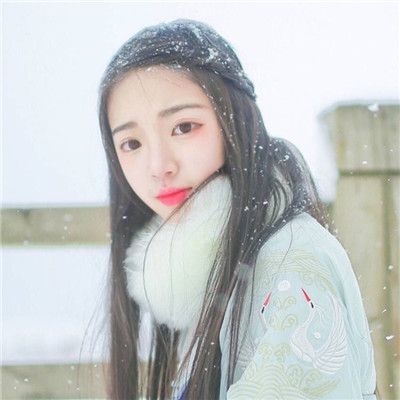 头像女生动漫手绘黑白图片