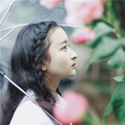 头像女生动漫手绘黑白图片